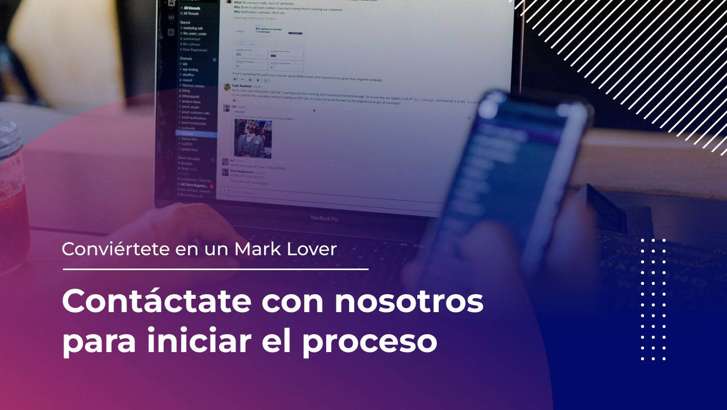 MarkLovers - consultora - marketing - laptop y celular flyer conectate